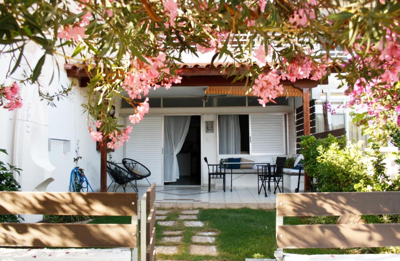 Beachfront Garden Apartment- Atlas Complex Loutraki  Ngoại thất bức ảnh